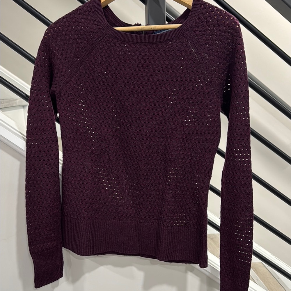 Like New! American Eagle Women's Burgundy Sweater